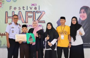 Peserta Juara Festival Hafiz Diberi Tempat Duduk Disamping Kadis Pendidikan