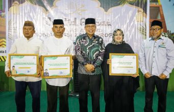 Baznas Parepare Berikan Award Kepada Letkol Inf Hastiar SIP dan H Sodik Asli Umar SH M Sos