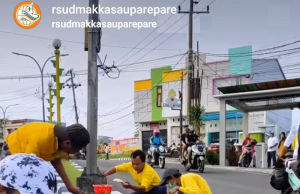 Berbenah Jelang Penilaian Adipura, Tim RSUD Andi Makkasau Parepare Fokus pada Kebersihan dan Estetika Jalan
