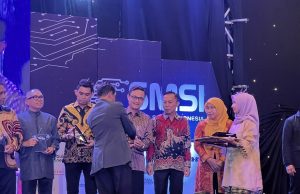 Dinilai Peduli Media, Pj Wali Kota Parepare Raih SMSI Award