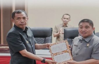 Akbar Ali Sampaikan LKPJ Wali Kota ke DPRD Parepare