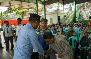 1.735 Tokoh Masyarakat Terima Insentif Triwulan Kedua, Pj Wali Kota Parepare: Mari Bekerja Ikhlas