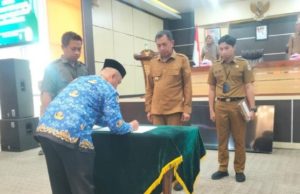 Pj Wali Kota Parepare Serahkan SK Pengangkatan 213 PPPK Formasi 2023