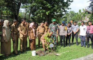 Pemkot Parepare Tanam 2.500 Bibit Pohon Peringati Hari Bumi 2024