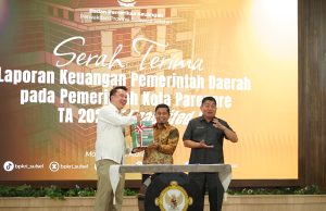 Tasming Hamid Didampingi Ketua DPRD Serahkan LKPD 2025 di Makassar