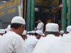 Putihnya Shaf Subuh di Labukkang, Ustaz Abdul Latif Kadir Tekankan Keutamaan Sedekah sebagai “Obat Kehidupan”